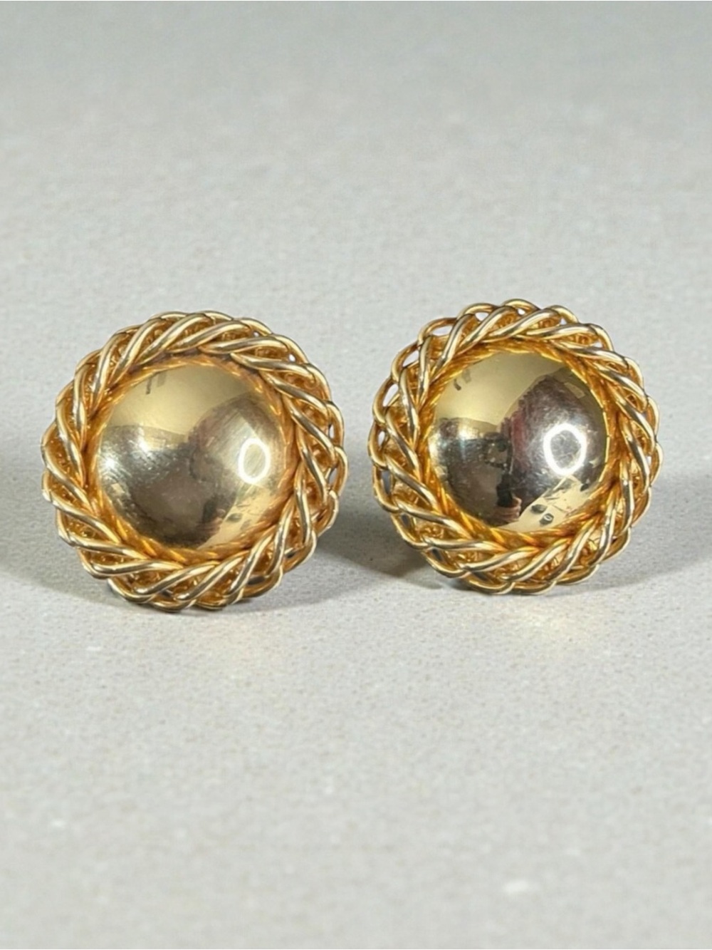 Vintage Gold Tone Circle Chain Trim Clip On Earrings